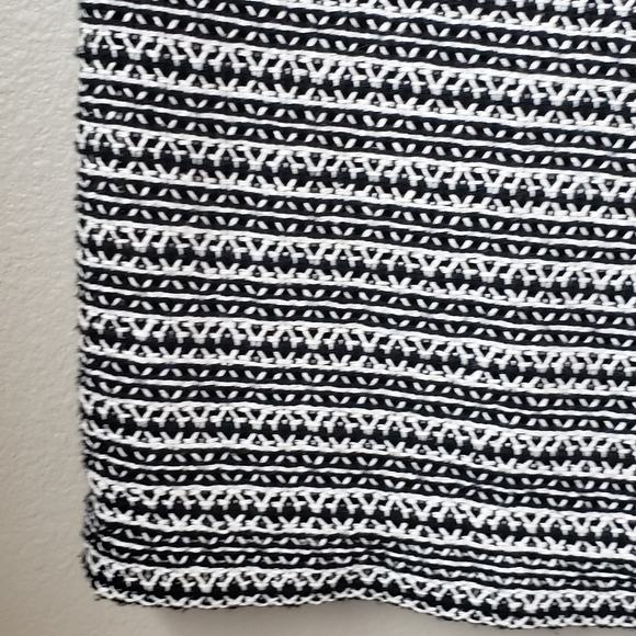 Alice + Olivia Clyde Black & White Sheath Dress - Picture 7 of 9